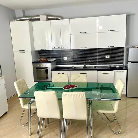 Two Bedroom Seafront 2 Apartman *